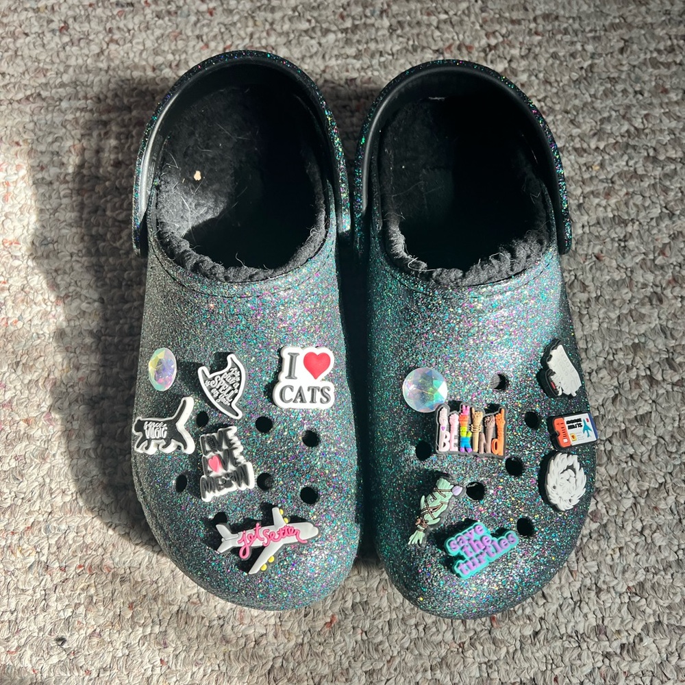 CROCS Glittery Black Clogs with Charms - Picture 3 of 4